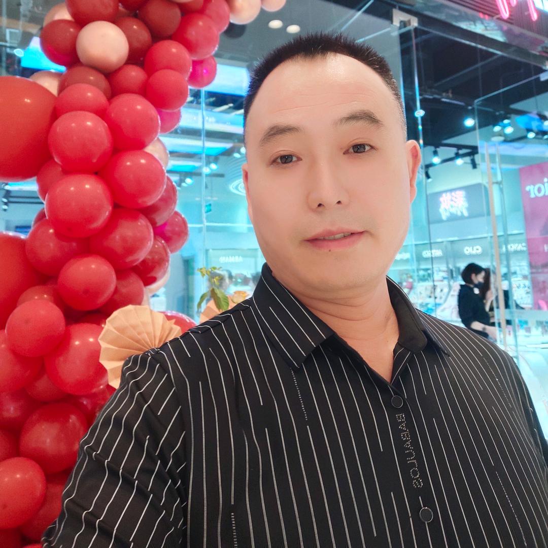 开开心心，李红豹👫