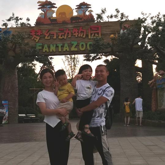 李安伟