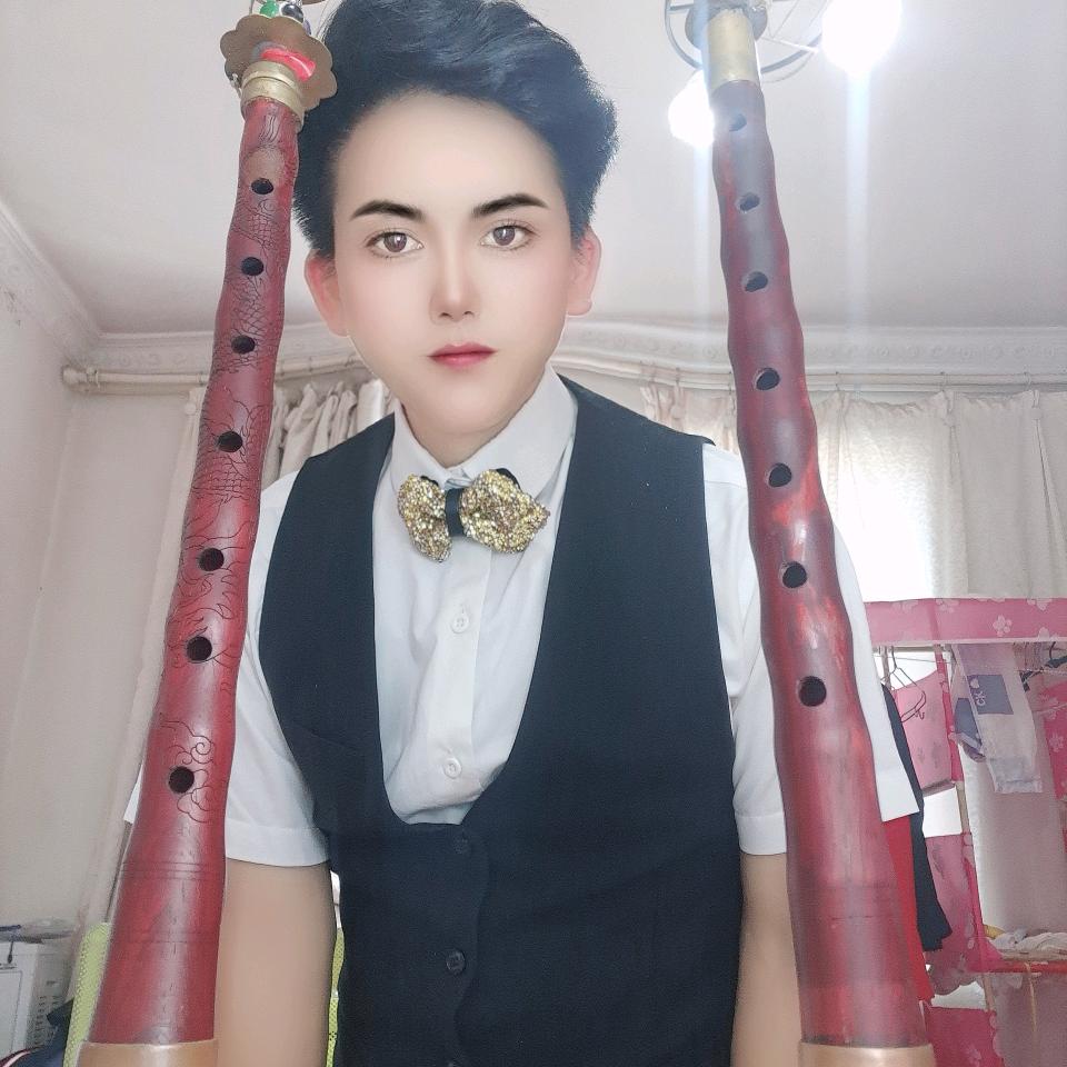 暴发户唢呐白马王子