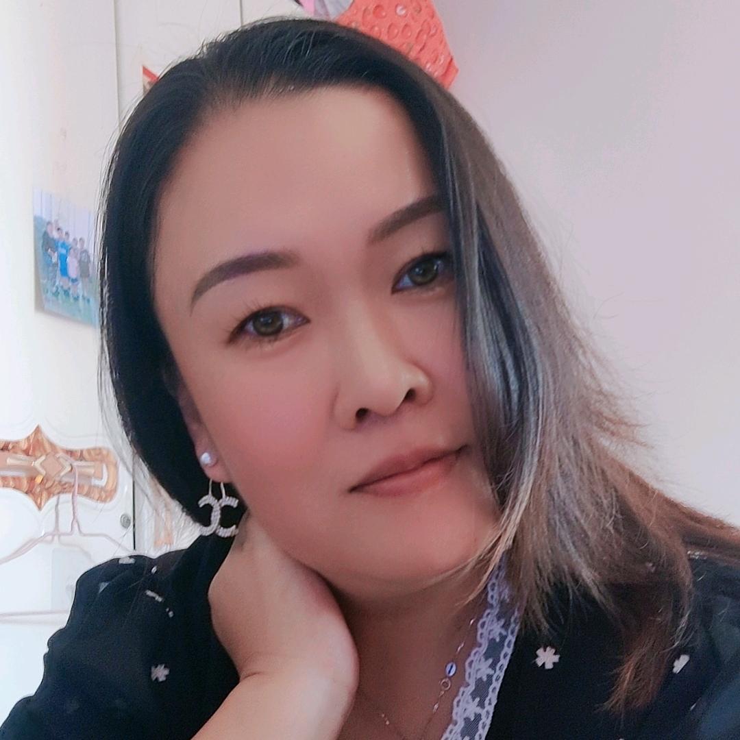丽丽爱穿搭