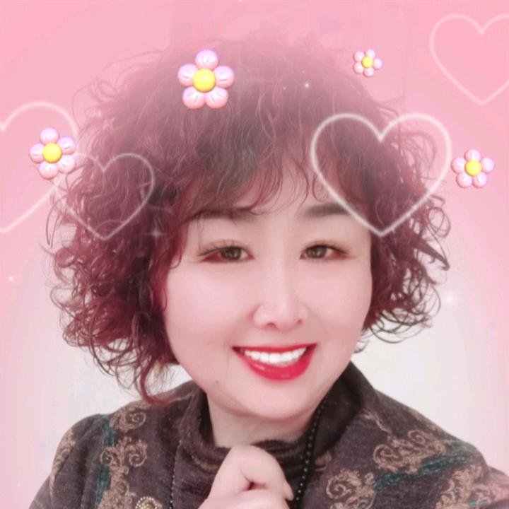彩霞爱唱歌