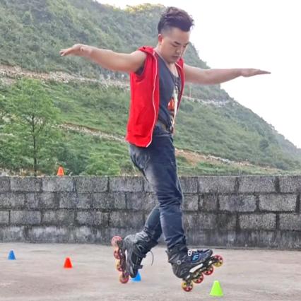 轮滑恒少