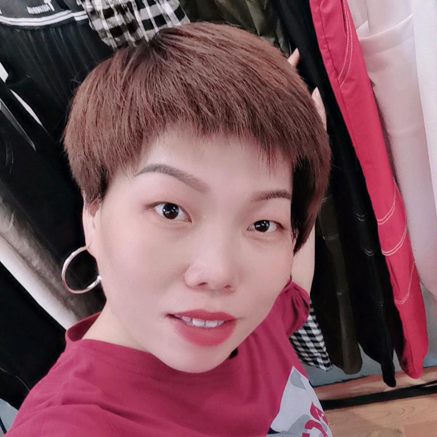 伊川欧点女装
