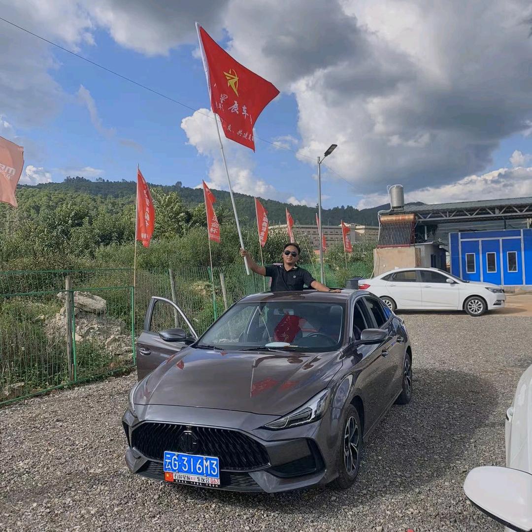 石屏快通道路救援服务中心  小强