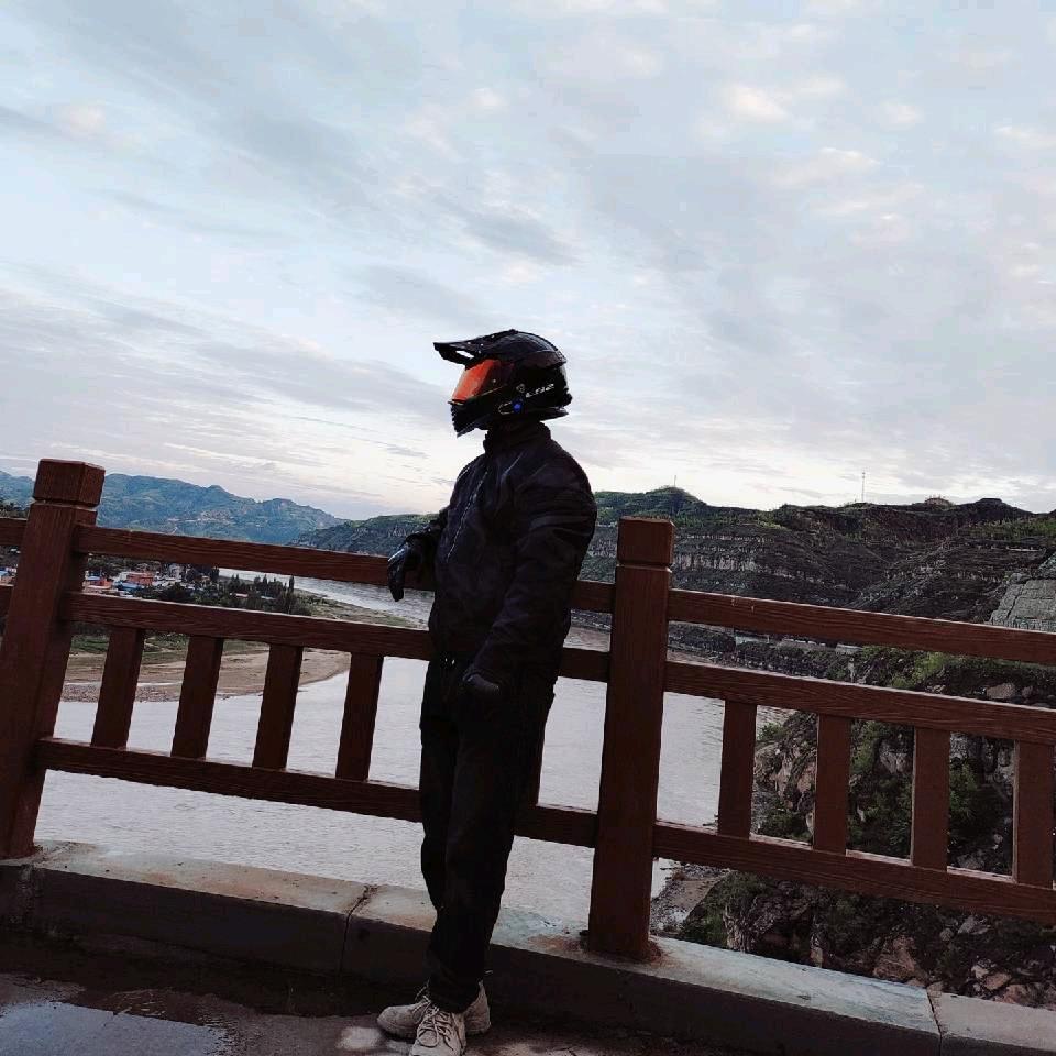 啷个哩个浪