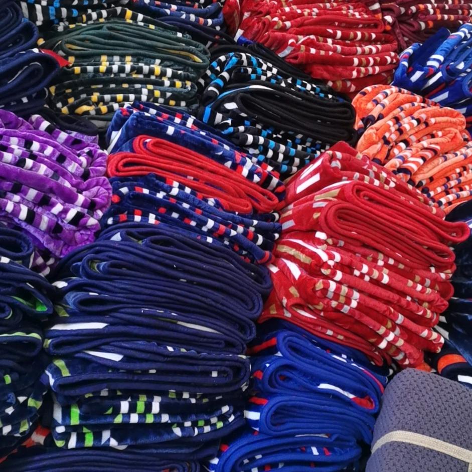 秋艺家纺批发零售