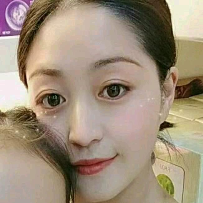 郑年英9.9披萨店