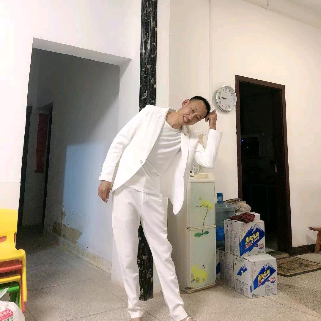 谭谭爱抖音