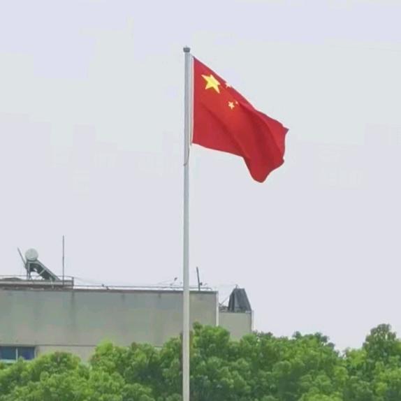 自信放光芒天空任翱翔