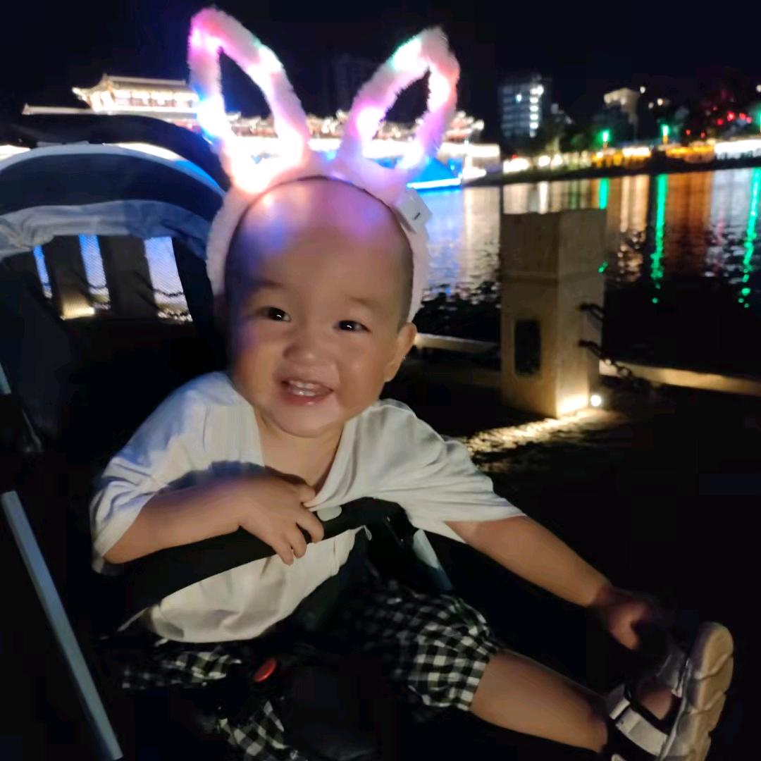 不努力！哪来的幸福😁