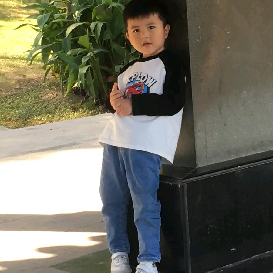李伟