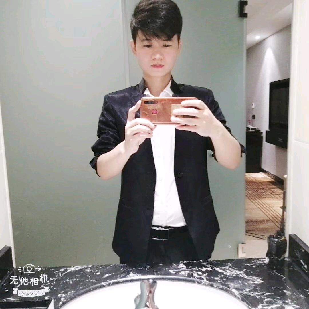 小时候被狗咬过^_^