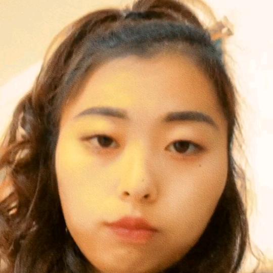 八月