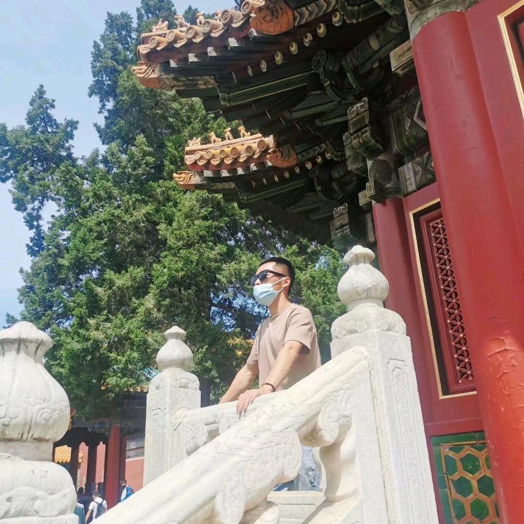 别拽我的狼尾巴