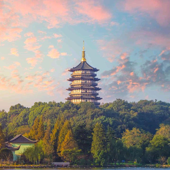 喜欢一个人夜晚独来独往