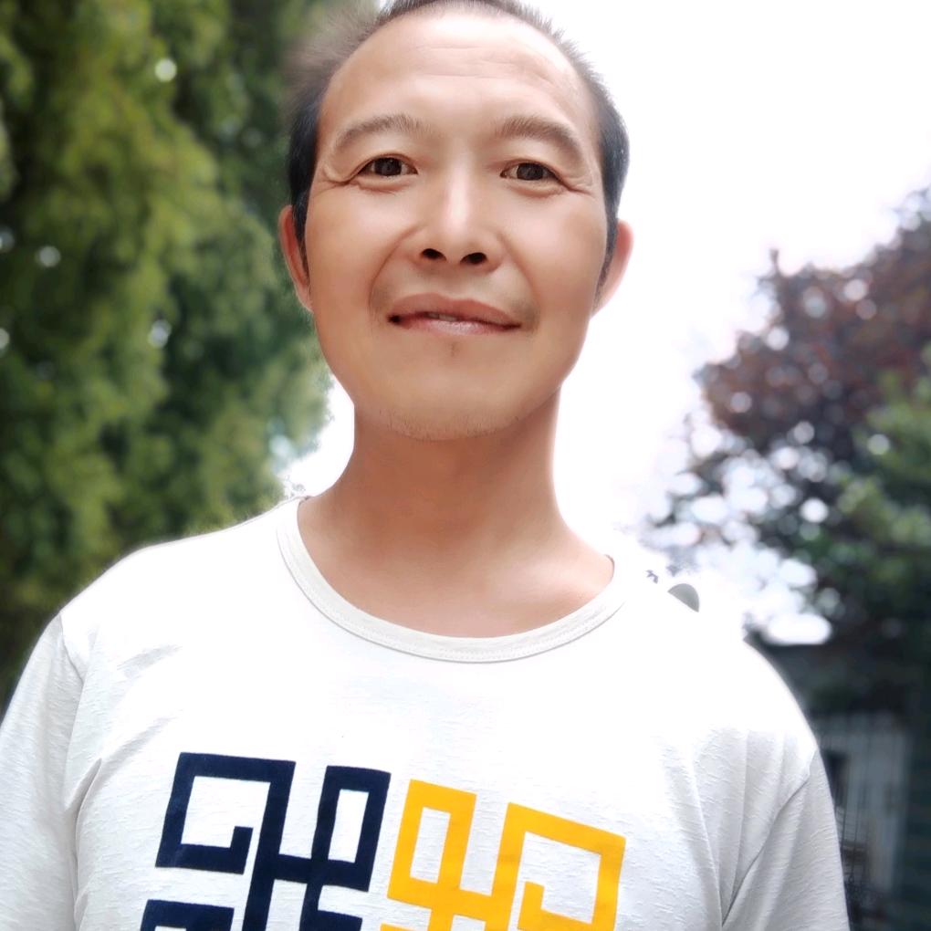 用户3511662851258何小刚