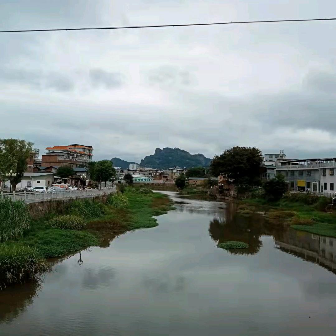 山清水秀