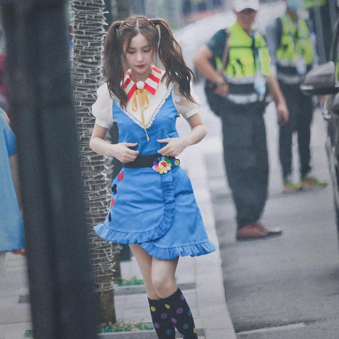 闪烁的云霄