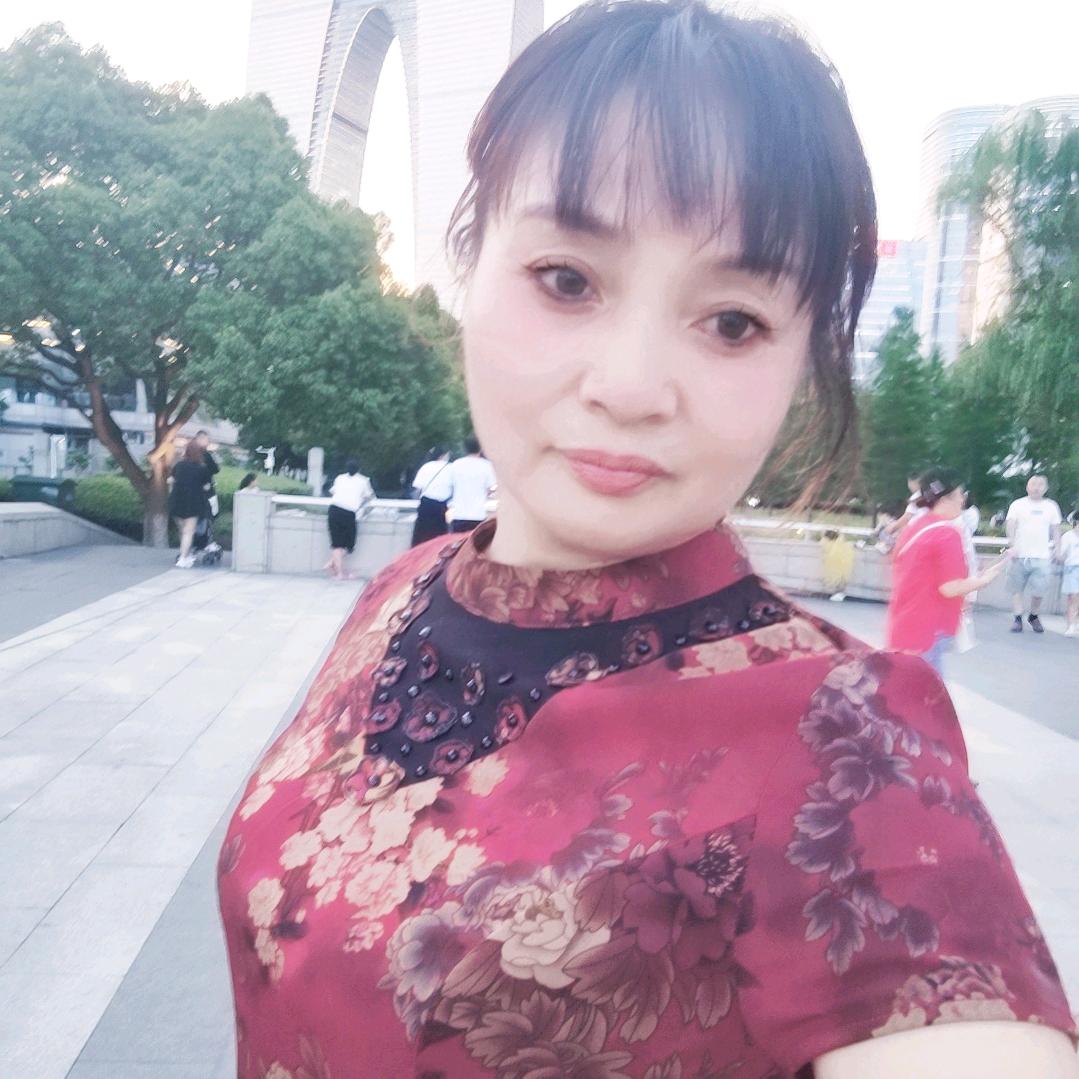 卖木头的姐姐
