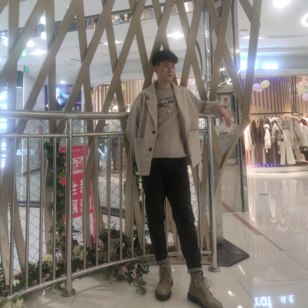 新疆西圣广告设备～小杨