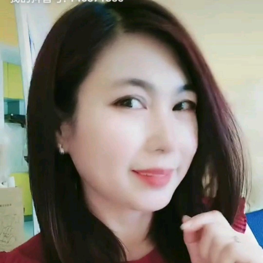 小秋爱跳舞