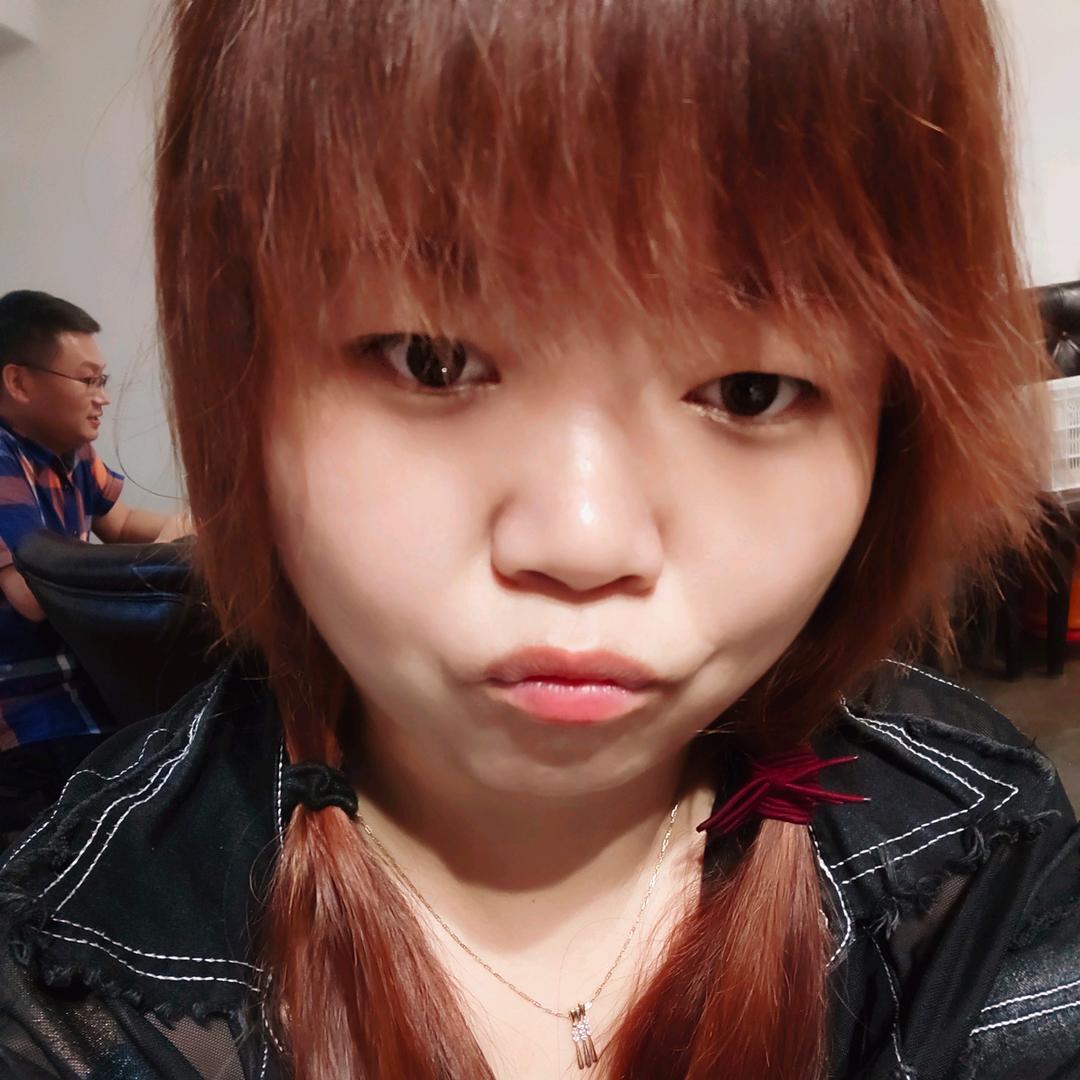 养蛇女何纯