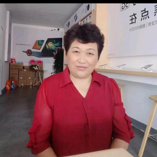 谢彩英