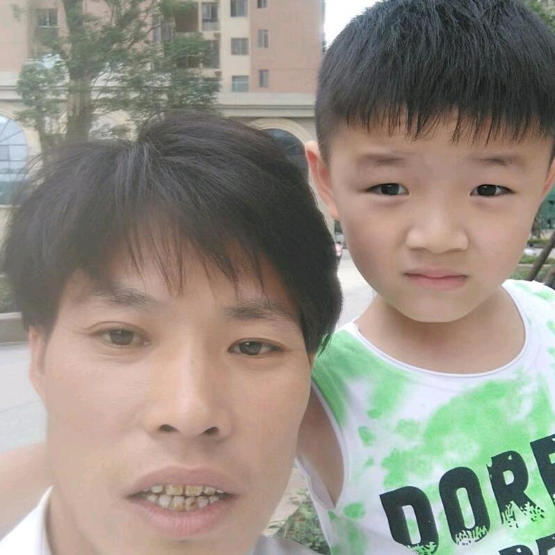 万花丛中一点红