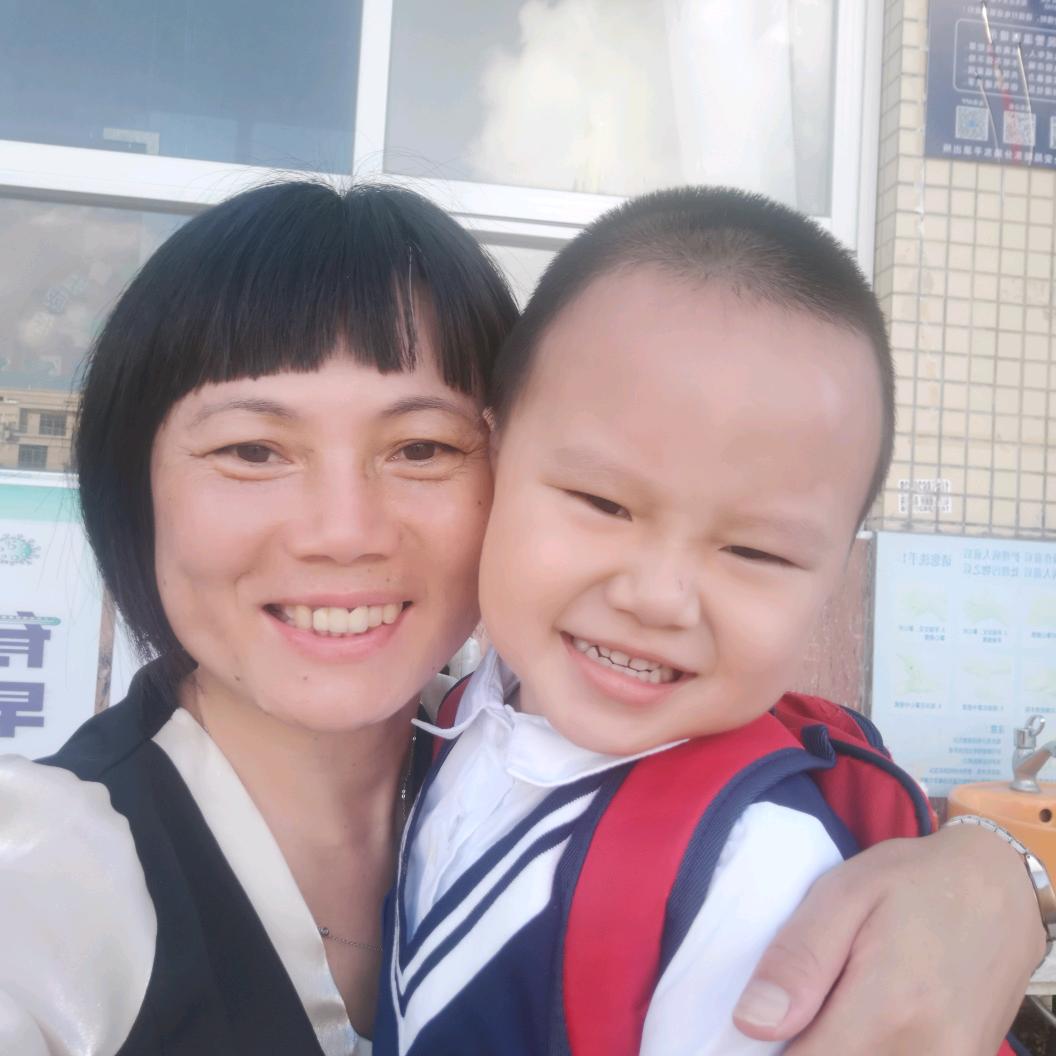 阳江市东平镇蓝精灵幼教圆圆园长