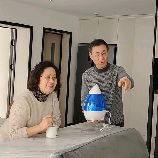 事儿老头和大霞一家人