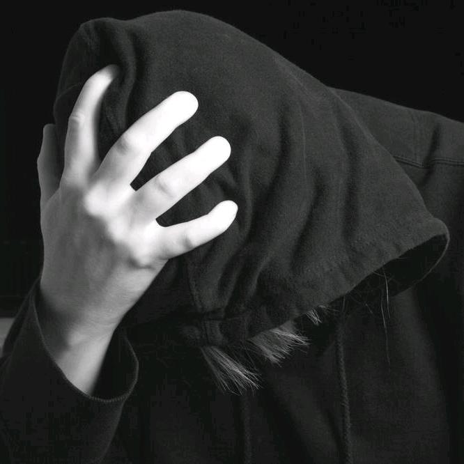 人世几回伤往事，山形依旧枕寒流。
