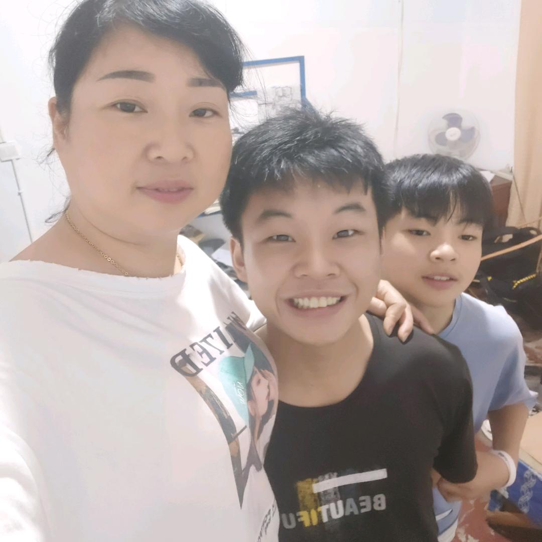 草莓酱温暖向阳