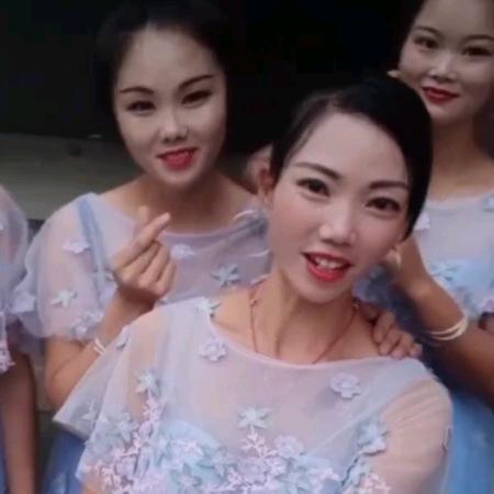 A吕幺妹文艺演出花灯队