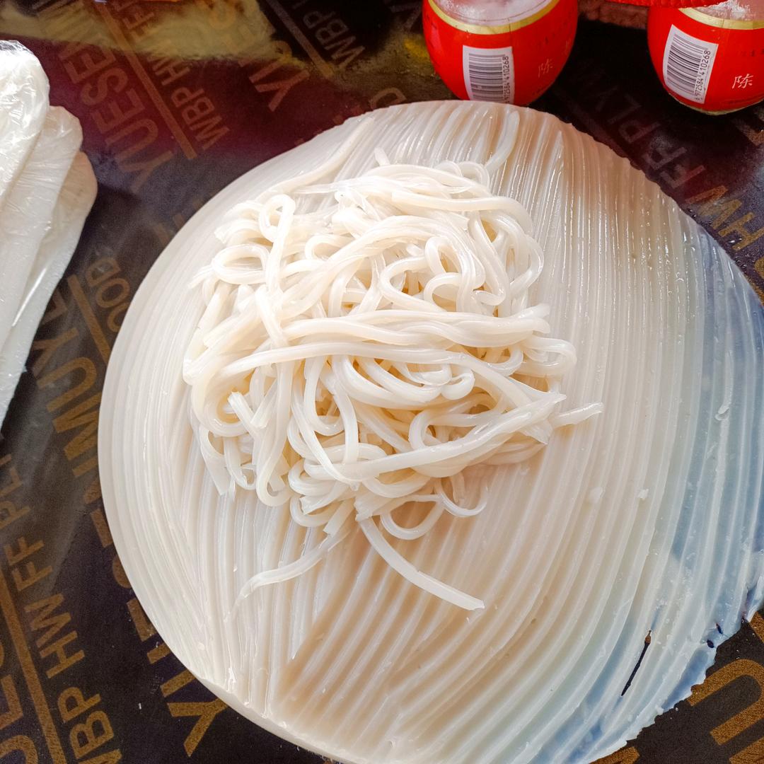 罗汉广场的荞凉粉夏