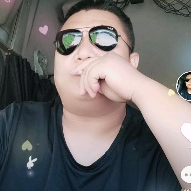 开货车的男人