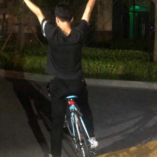 暗幽明月