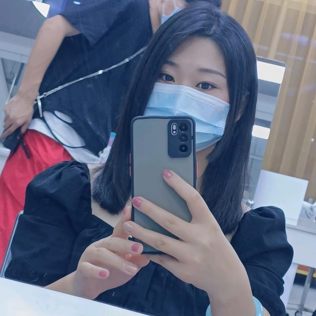 “嘿，久等了”