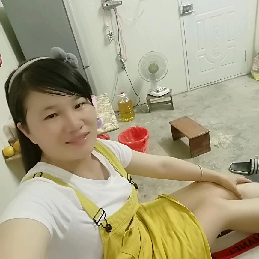 广南县八宝兴维背带服装店