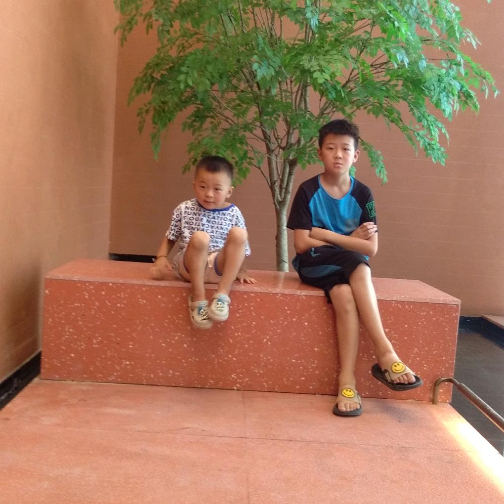 A小庄兄弟饭店李攀登