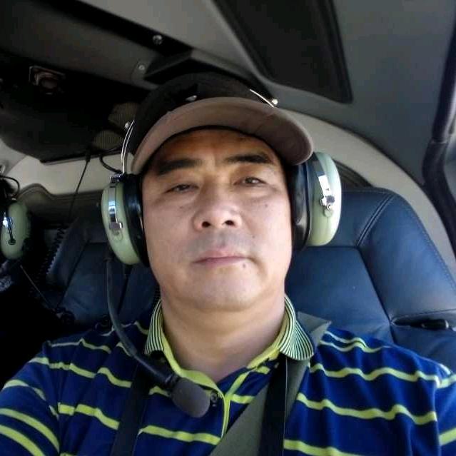 在非洲奋斗的安义门窗人。