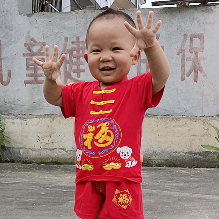 丁伟