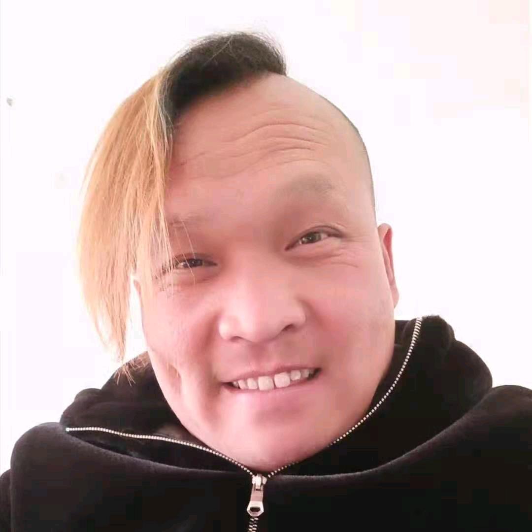 青年演绎老大