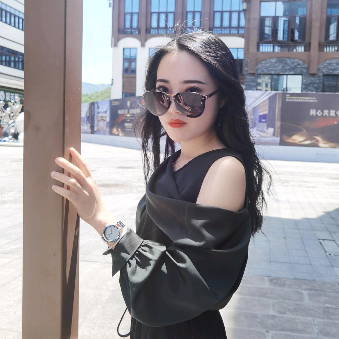 打喷嚏的女孩ʕ̯•͡˔•̯᷅ʔ