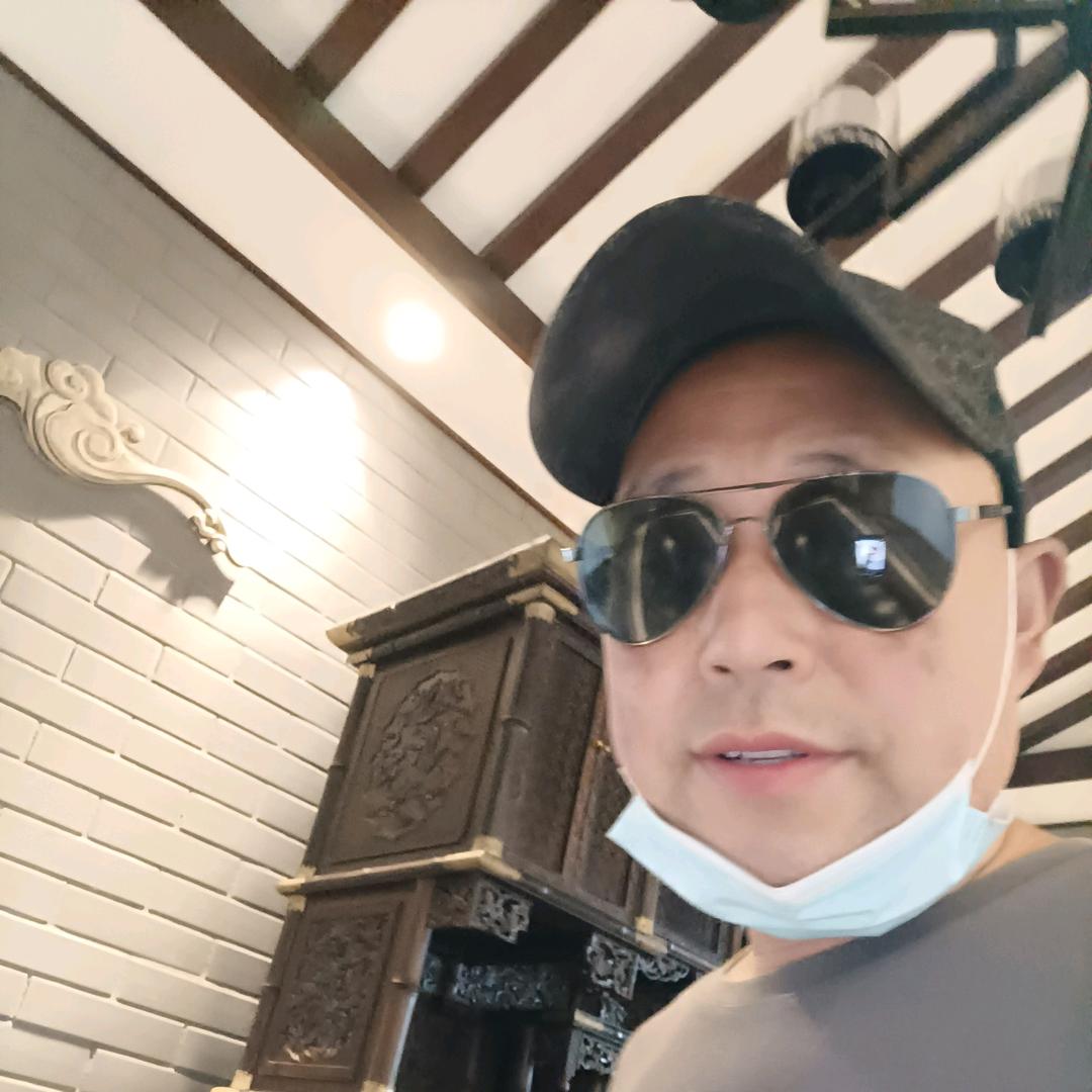 大城，亮哥，