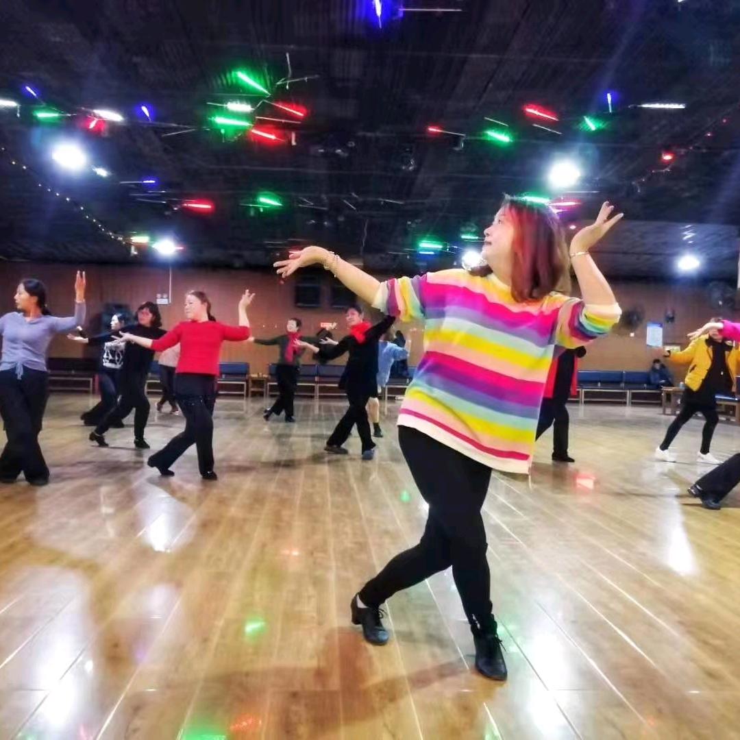 爱跳舞的紫肉肉