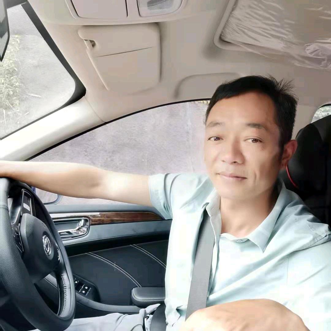努力拼博，感动自已