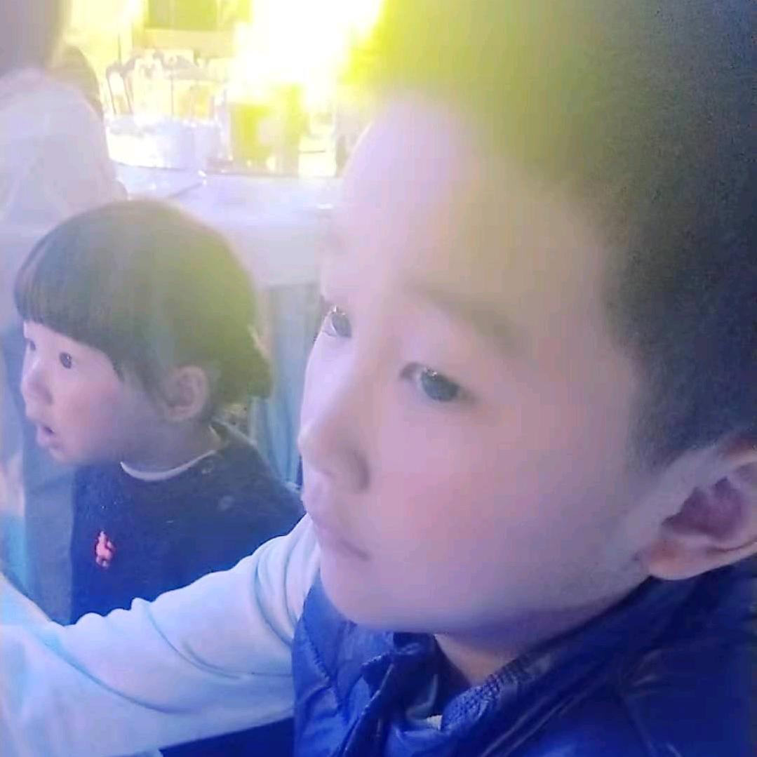 梅名英