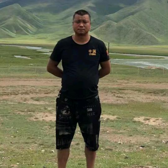 di低调┐（─__─）┌