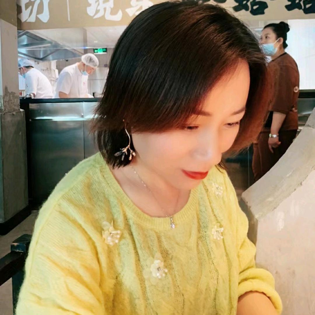 咪子墨墨吃喝玩乐