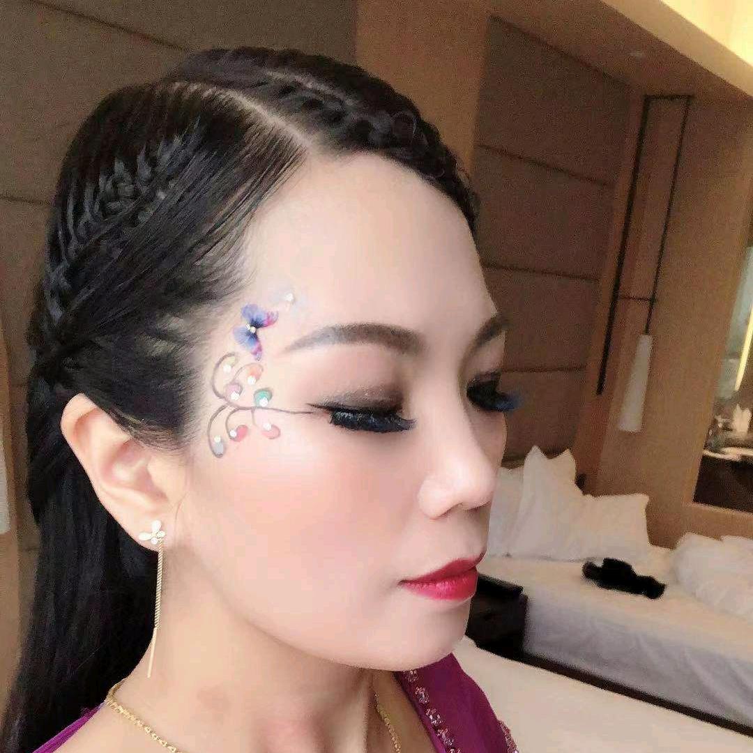 爱打扮的美美